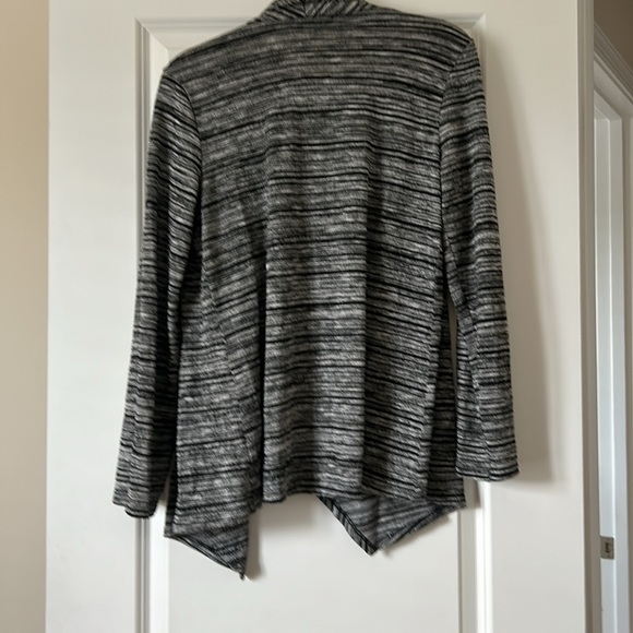 Beautiful Striped Cardigan! - Picture 4 of 6